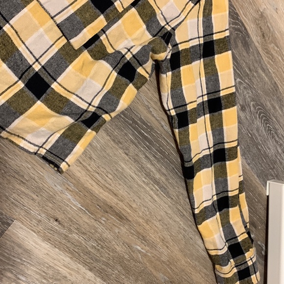 Yellow and Black Cropped Plaid Shirt - Picture 4 of 7